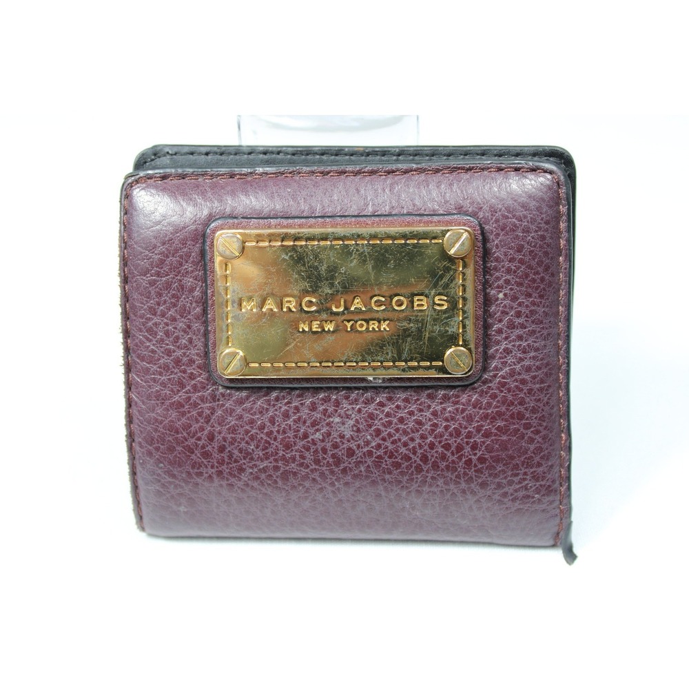 Marc Jacobs Womens Bifold Wallet Pebbled Leather Burgundy Compact Card Holder